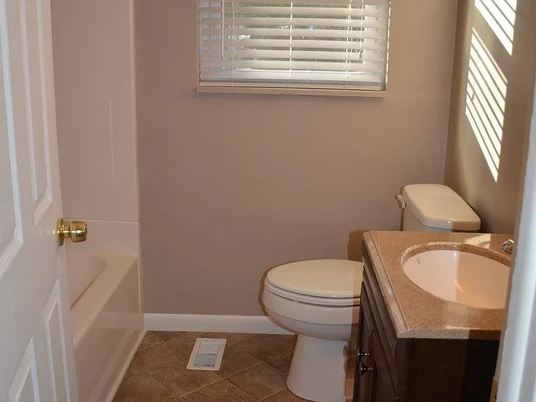 403 Mary Ln — Photo 8