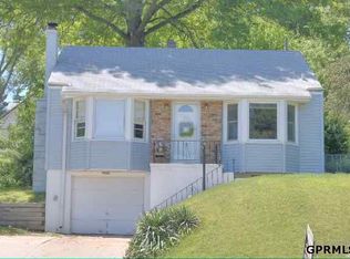 3908 N 52nd St, Omaha, NE 68104