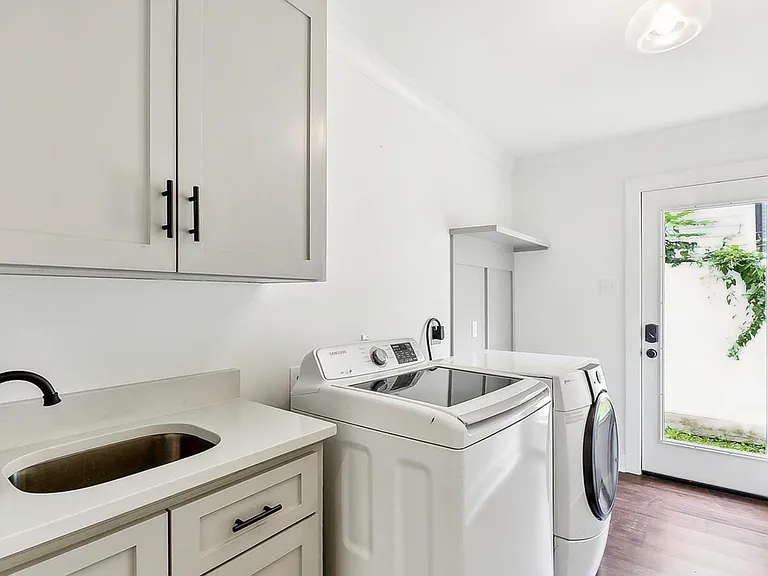 2816 Zeeland Ave — Photo 4