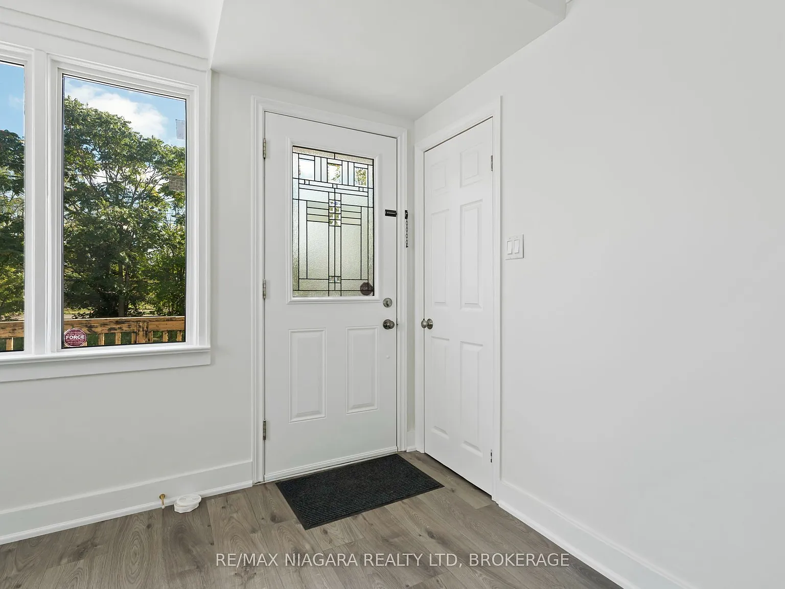 2 bed, $1,800 — Photo 3
