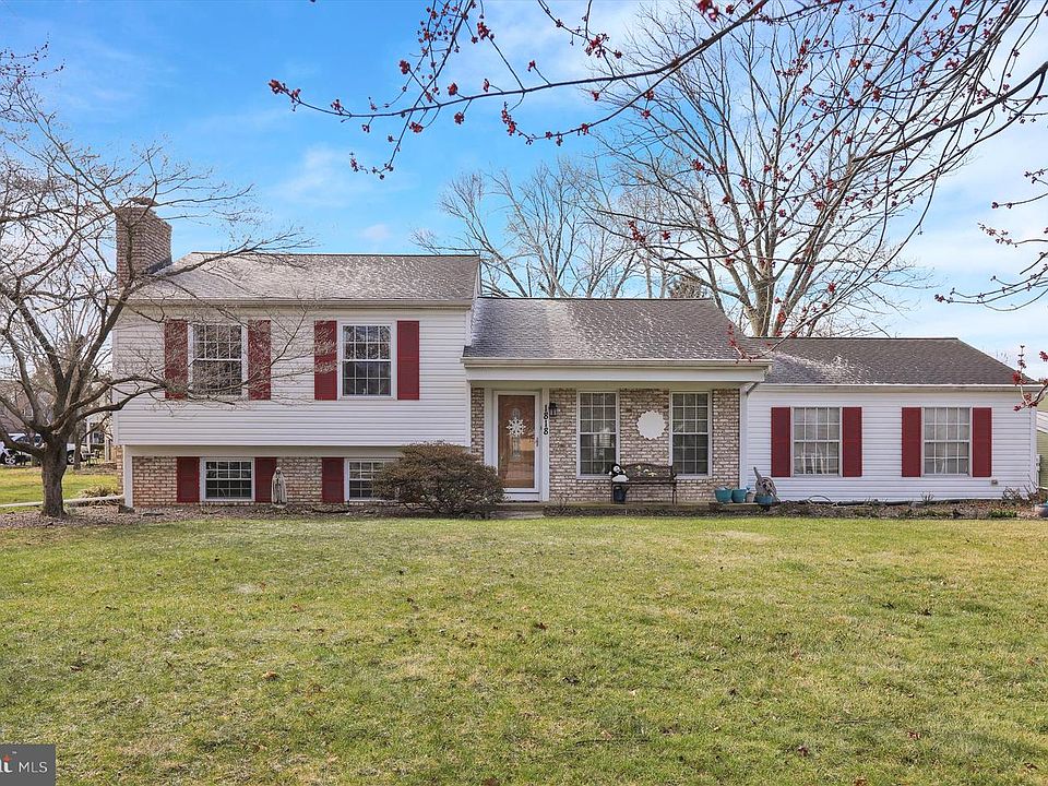 1st image of 1818 Sturbridge Dr