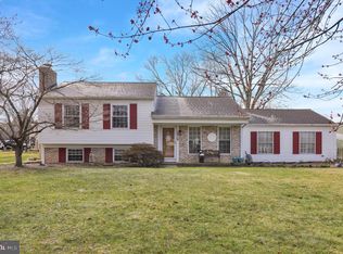 1818 Sturbridge Dr, Lancaster, PA