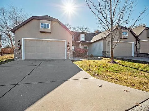 101 Residence Ln