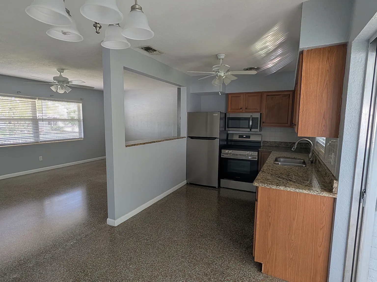 2 bed, 1.5 bath, 1200 sqft, $2,250 — Photo 2