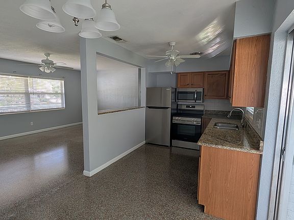 2nd image of 1017 18th St SW