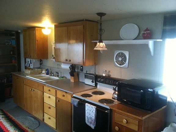 4th image of 691 Beach Camp Ln