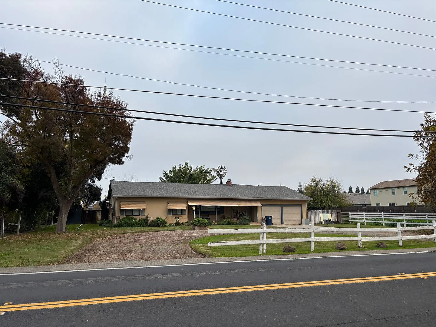 3392 McKee Rd photo 1