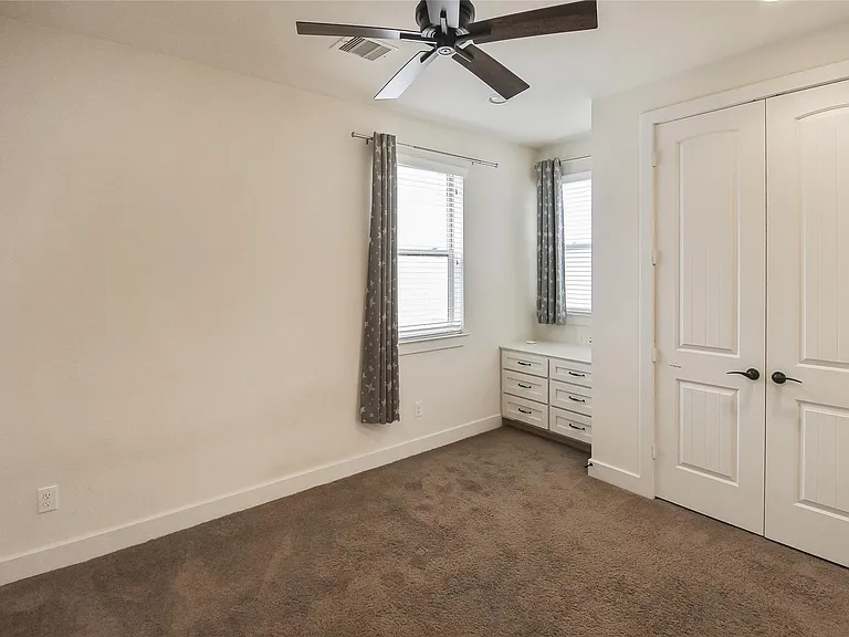 2431 Charleston St #C — Photo 13