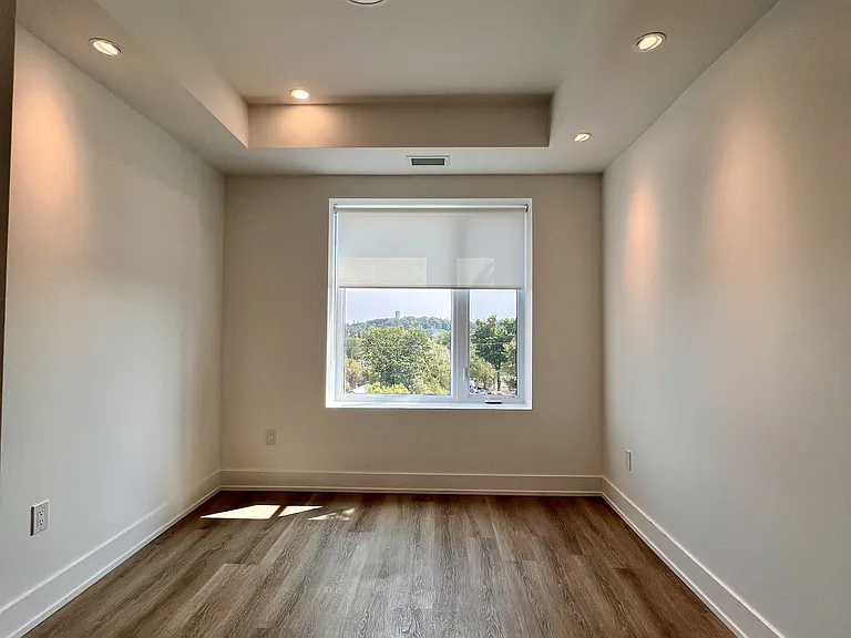 19 B West St N #406 — Photo 13