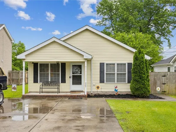 923 Oklahoma Dr, Chesapeake, VA 23323