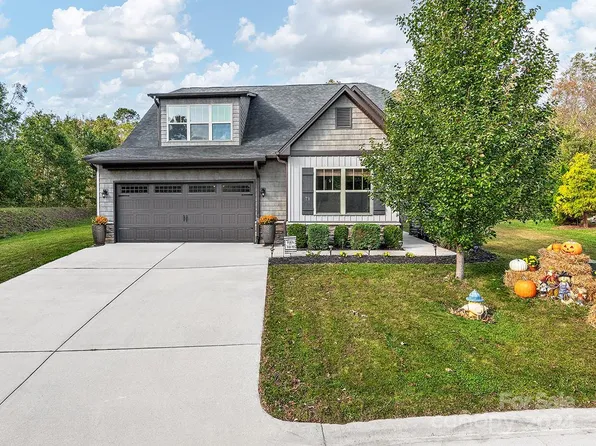 71 Brown St, Weaverville, NC 28787