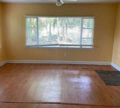 3rd image of 109 S Grannis Ave