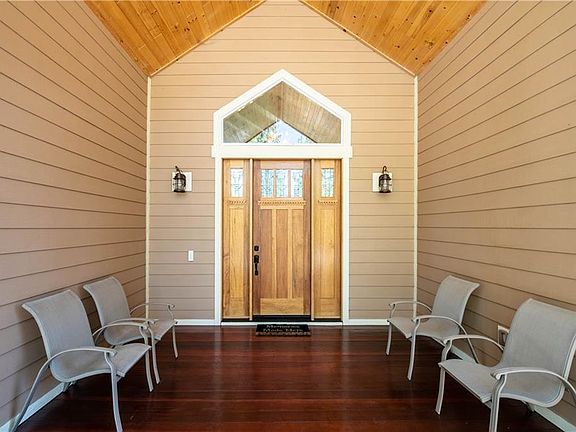 2nd image of 41549 Eagle View Dr