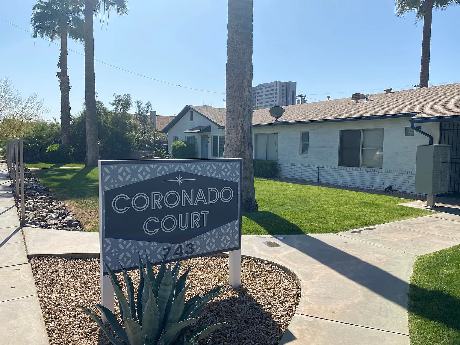 Coronado Court Apartment Homes — Photo 4
