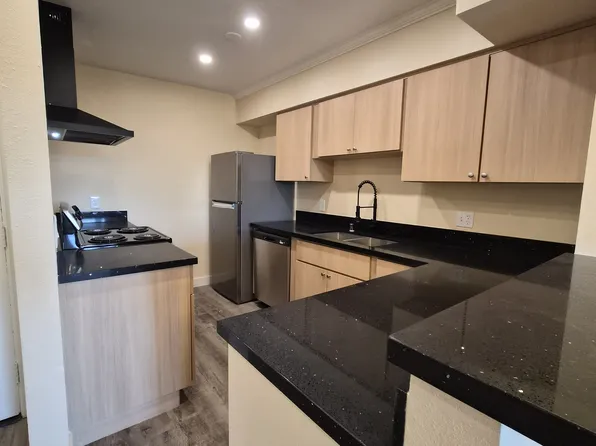 Amberwood Garden Apartments