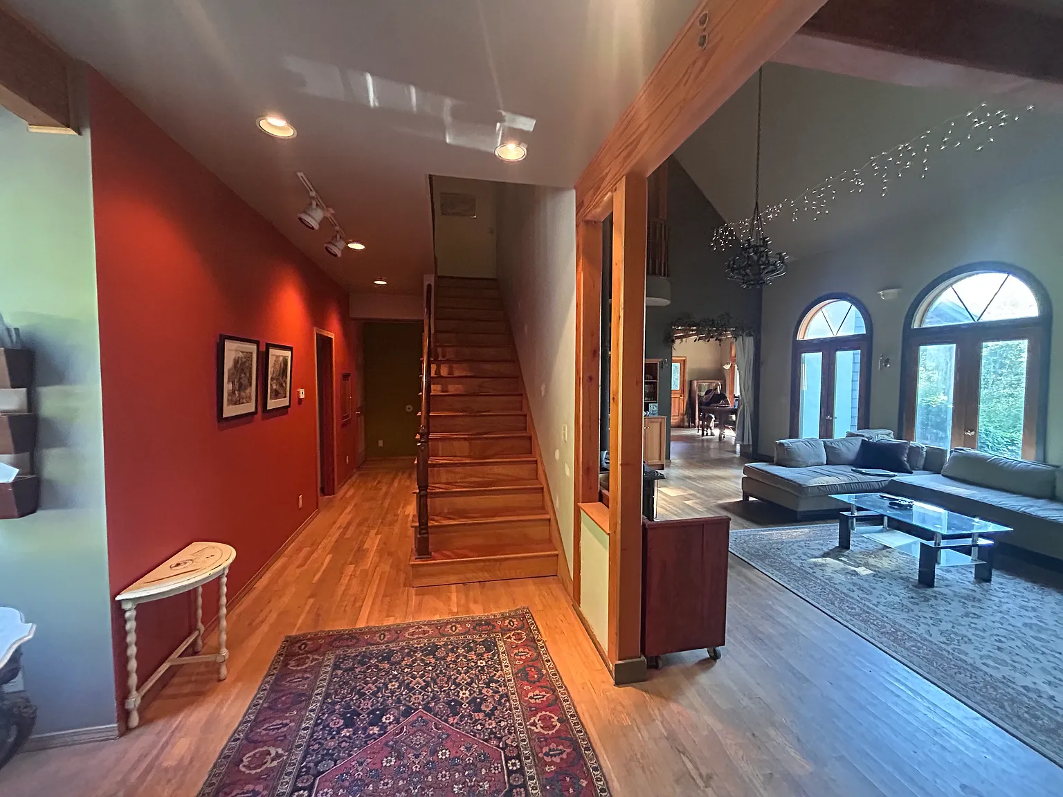 4 bed, 2.5 bath, 4200 sqft, $695 — Photo 2
