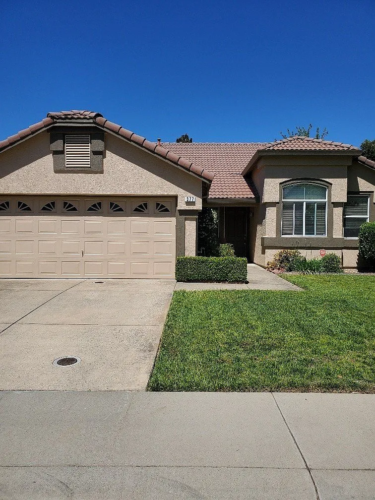 377 Ellis Cir photo 1