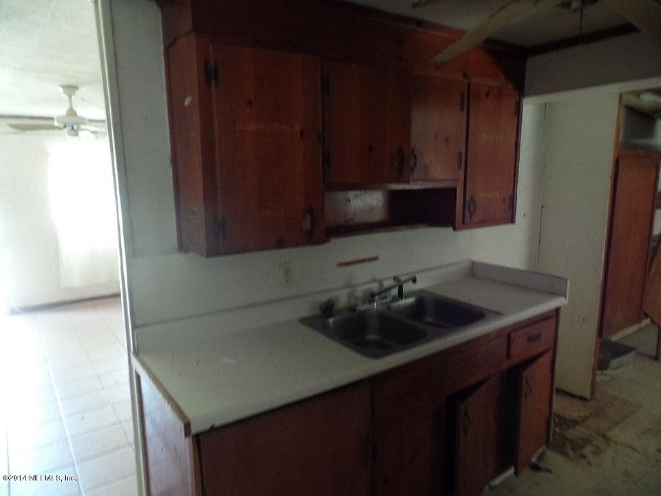 2nd image of 386 Woodside Avenue