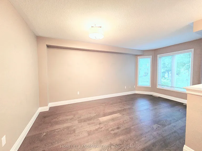 188 Wainscot Ave — Photo 23
