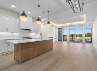 1 Hill Farm Rd #203, Saint Paul, MN 55127