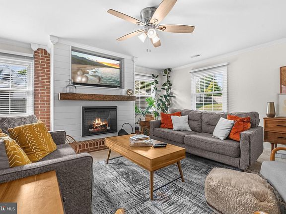 4th image of 3120 Trinity Dr