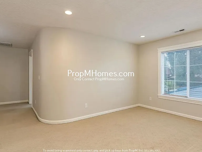 1907 SE 162nd Ave — Photo 18