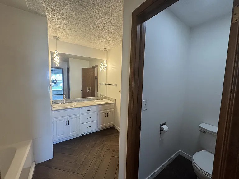 Updated Master Bathroom!