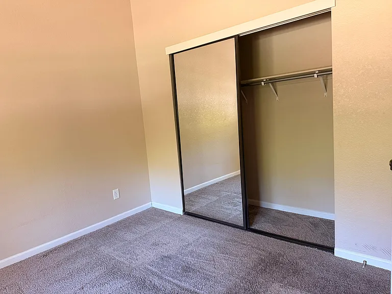 619 Willow Creek Dr — Photo 14