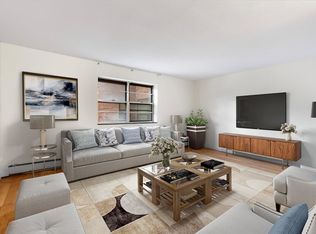 4925 Washington St APT 304, West Roxbury, MA 02132