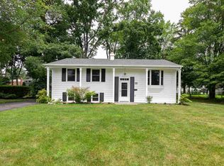 41 Montrose Dr, Delmar, NY 12054