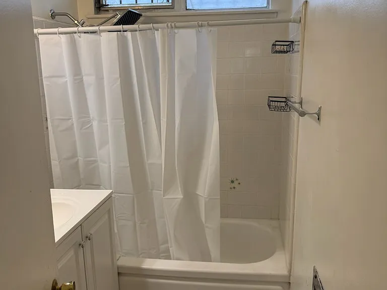 3658 Mentone Ave #4 — Photo 11