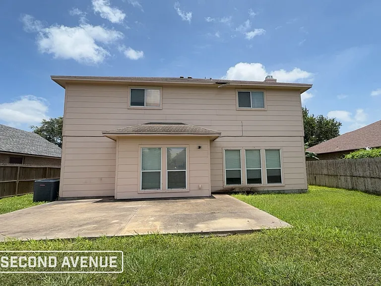 6013 Suffolk Dr — Photo 10