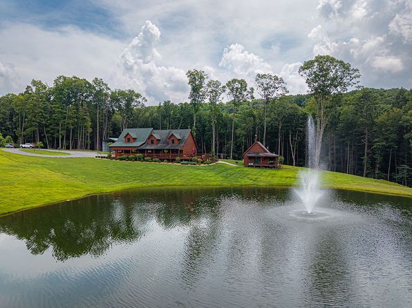 835 Hardwood Ln