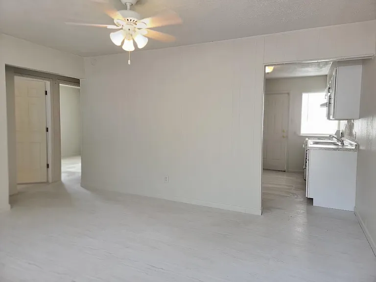 82 Colorado Dr — Photo 3