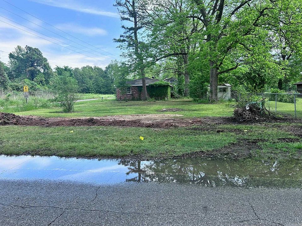 2nd image of 117 W Main St