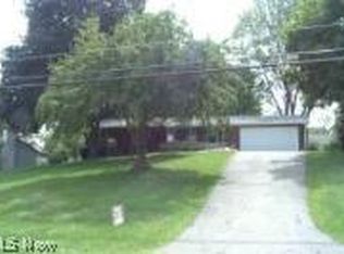 4910 Echoglenn St NW, North Canton, OH 44720
