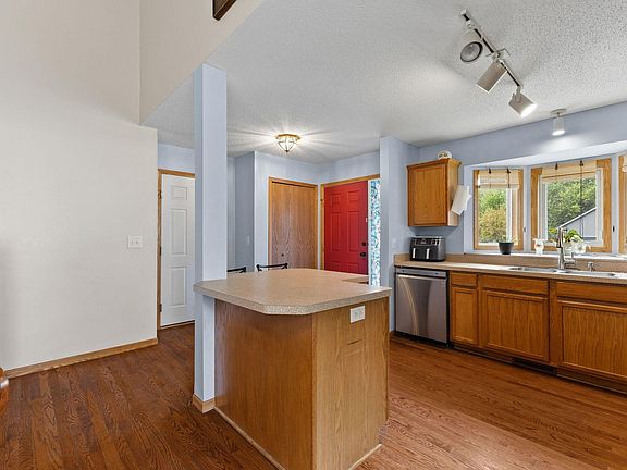 4th image of 30731 Redding Ave