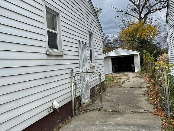 2nd image of 6366 Westwood St