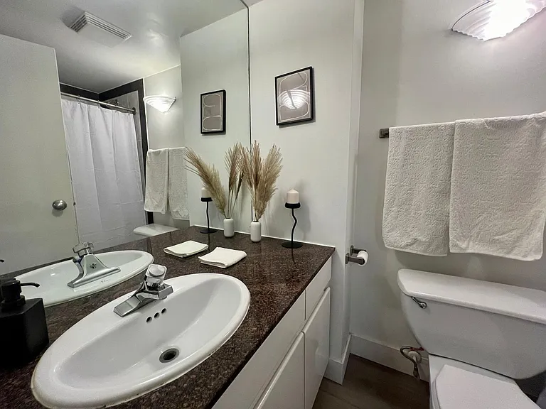1050 Burrard St #2504 — Photo 6