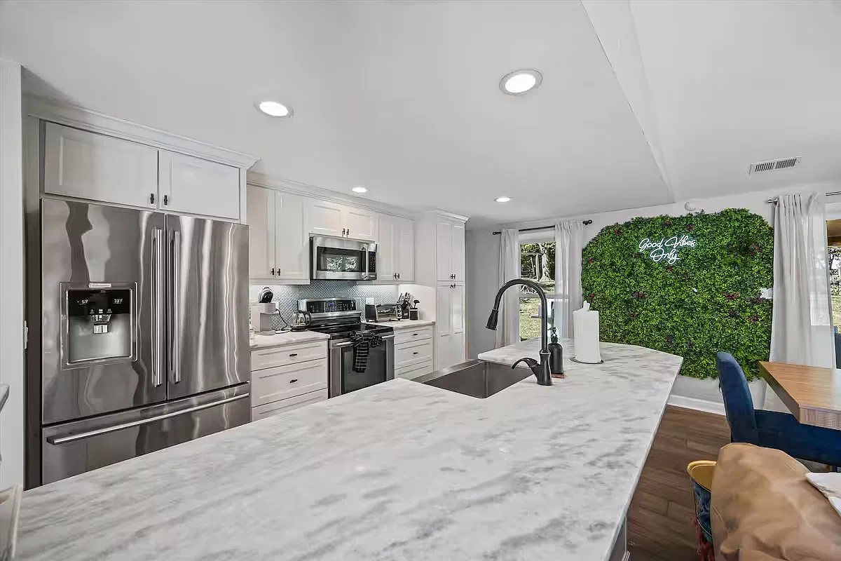3 bed, 1300 sqft, $2,800 — Photo 3