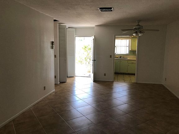 4th image of 2561 Barkley Dr W APT F