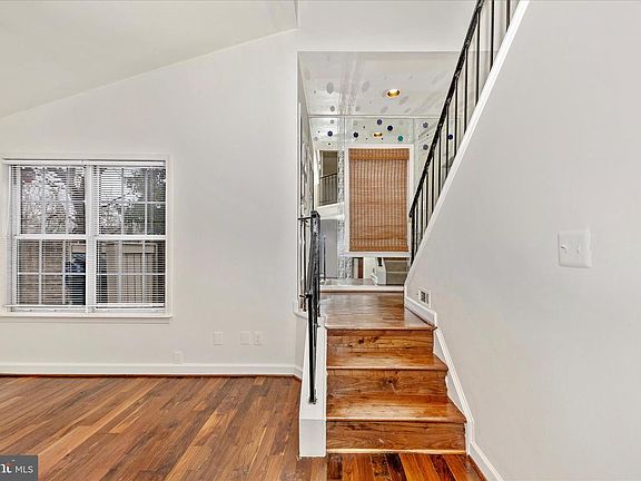 5th image of 8812 Dowling Park Pl