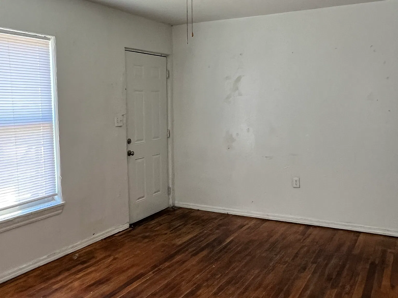 1214 N Oswego Ave — Photo 3
