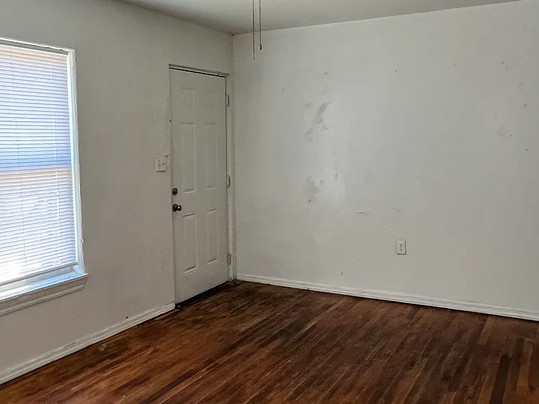 1214 N Oswego Ave #A — Photo 3