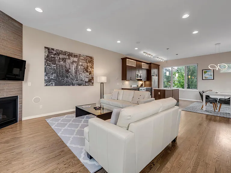 2250 W 31st Ave — Photo 11