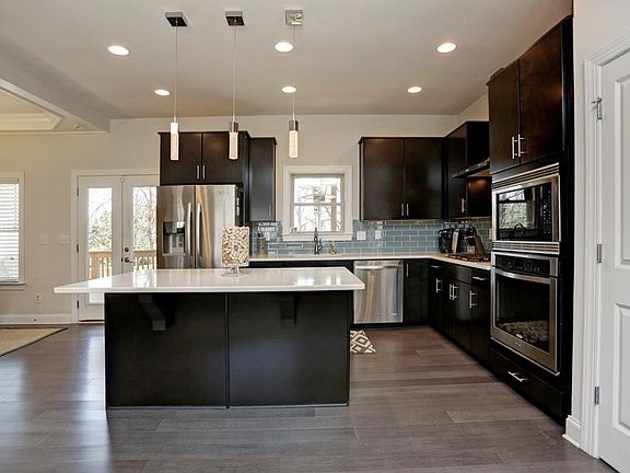 4th image of 2323 Briarwood Hills Dr