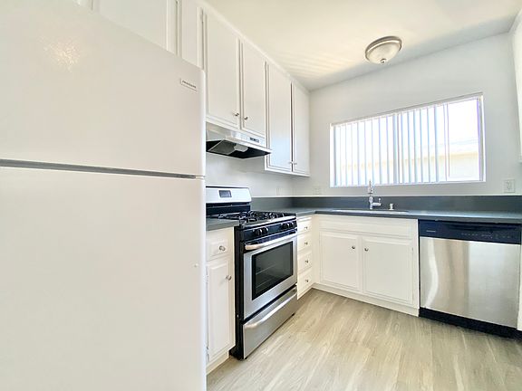 3rd image of 1229 12th St #7
