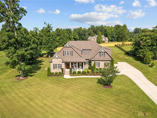 7807 Green Pond Dr, Stokesdale, NC 27357
