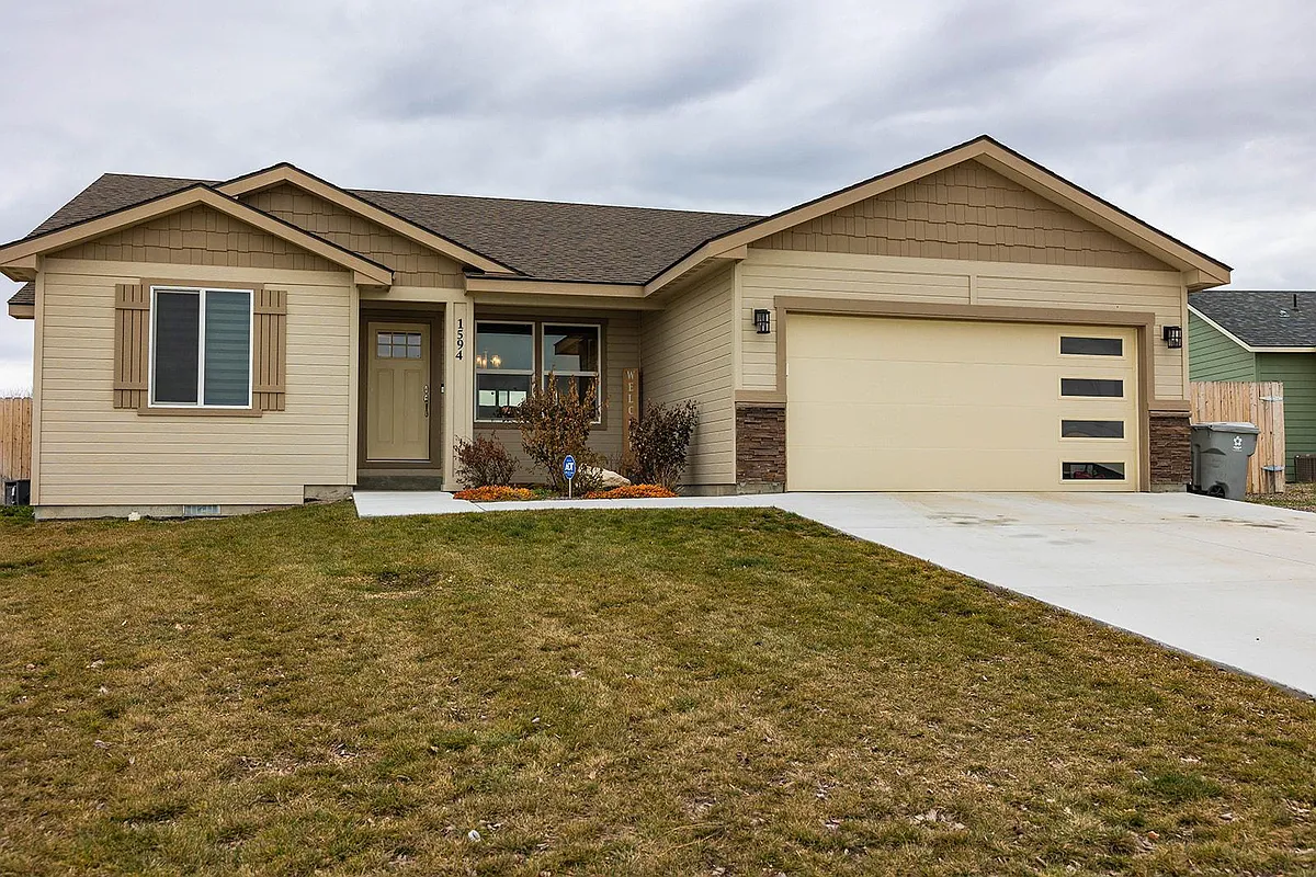 Building Photo - 1594 NE Cinder Loop
