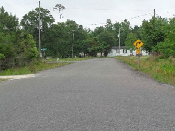 Exterior Neighborhood (street photo)